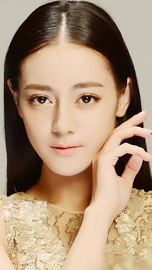 迪丽热巴娱乐圈导演爆料,娱乐圈背后的惊人真相 第1张 迪丽热巴娱乐圈导演爆料,娱乐圈背后的惊人真相 第1张